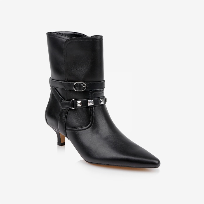 Black leather ankle boot - Side View