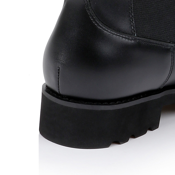 Black high shine cow leather knee boot - Detail View
