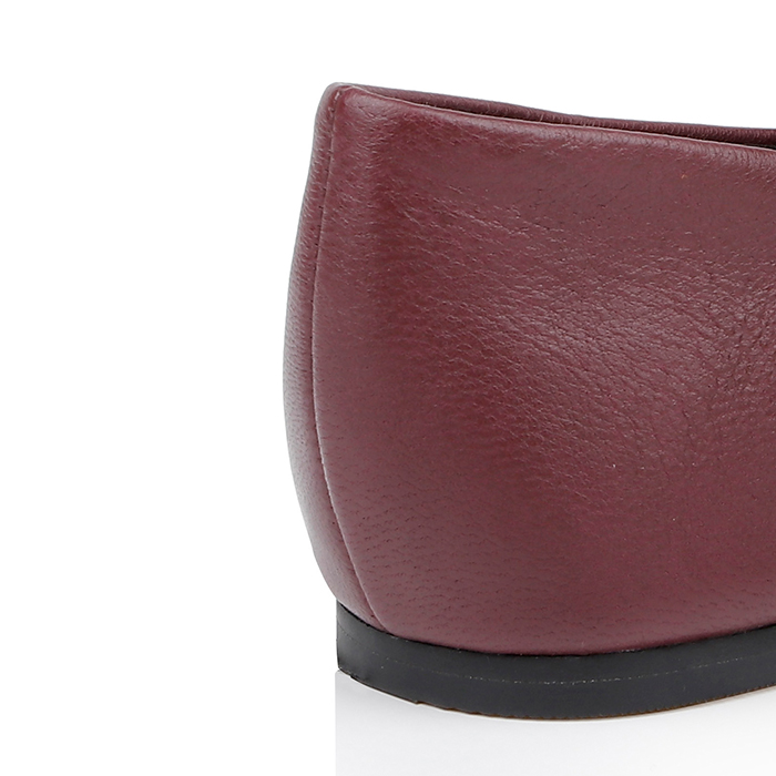 Burgundy Flat With Wide Elastic Band - Detail View