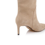 Cream leahter knee boot - Detail View