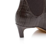 Dark brown leather ankle boot with elastic shaft - Detail View