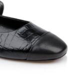 Black Flat - Close-up View