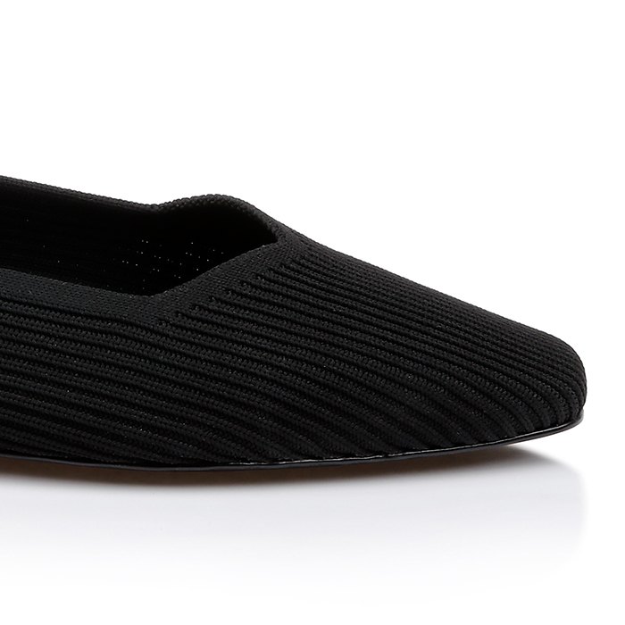 Black Flyknit Pump - Close-up View