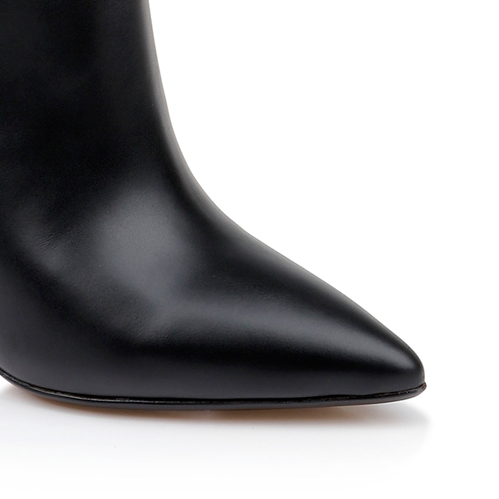 Black high shine cow leather knee boot - Close-up View