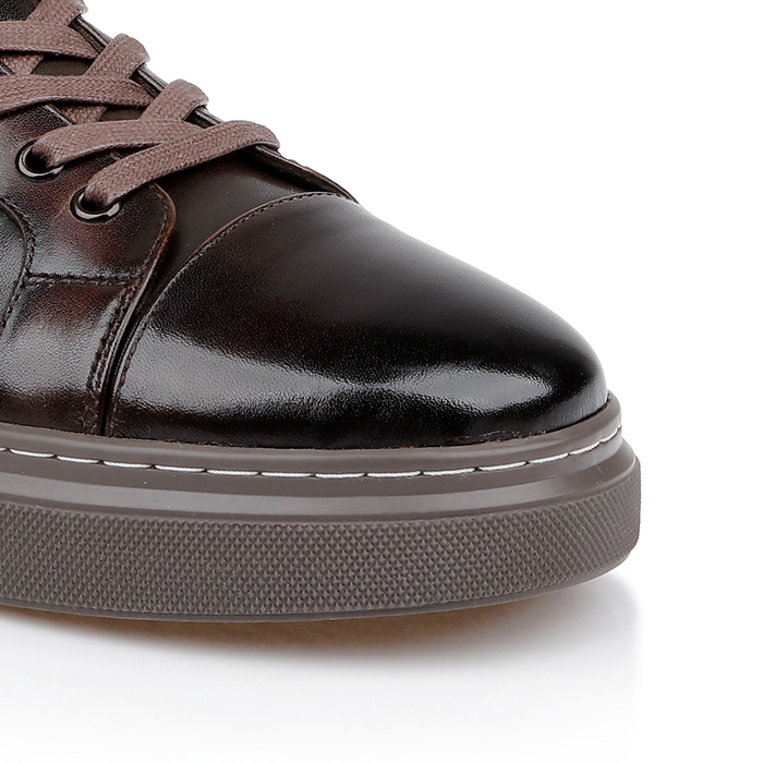 Ellis - Close-up View